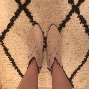 Studded embroidered cowboy boots